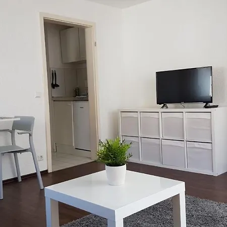 Ferien- Und Businessapartment I Modern Mit Wlan Und Parkplatz Nahe Zentrum, Automobil- Und Tech-firmen, Messe Appartamento