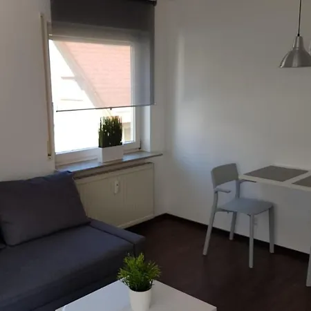 Ferien- Und Businessapartment I Modern Mit Wlan Und Parkplatz Nahe Zentrum, Automobil- Und Tech-firmen, Messe Appartamento Renningen